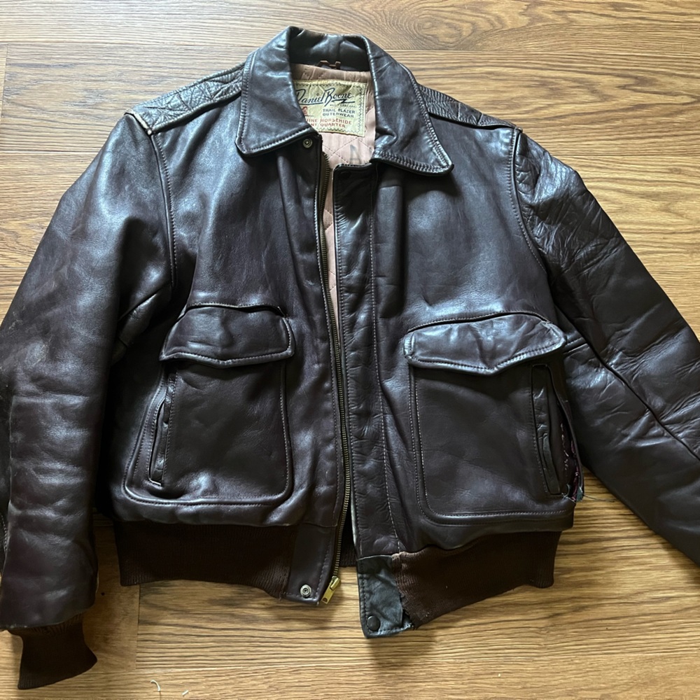 Vintage Men's Dark Brown Leather motorcycle Jacket, size S.